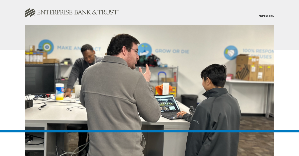 Gadellnet staff having a discussion